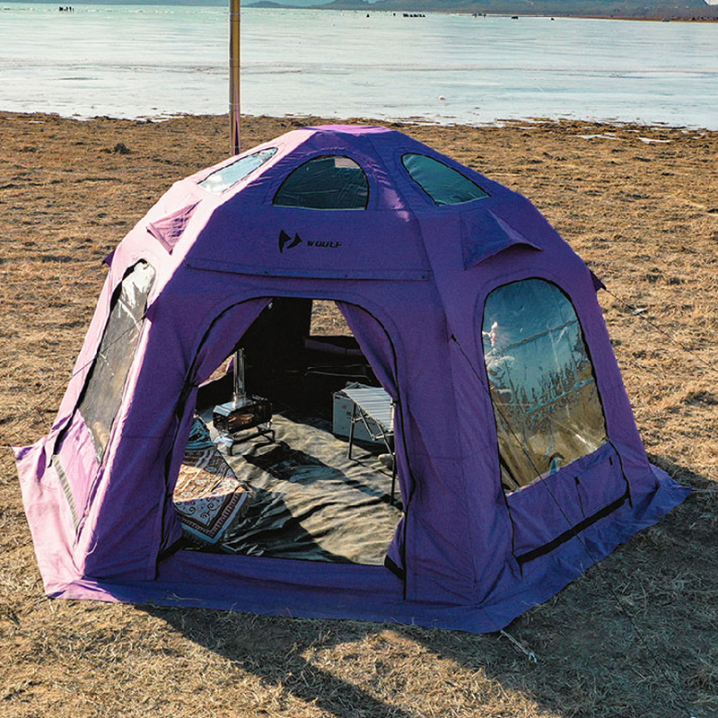 Bolvormige opblaasbare tent