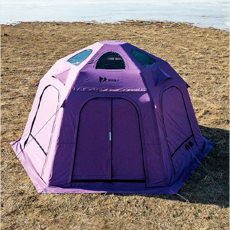 Bolvormige opblaasbare tent